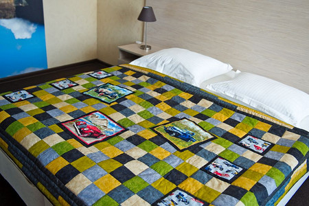 床边的暖毯子制作304毛毯的手工艺图片