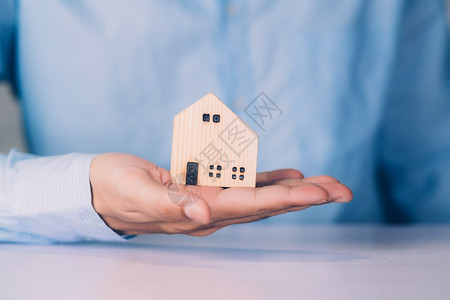 保障和护理险房地产费用贷款和抵押住宅保护和投资顾问财产融保证商业概念图片
