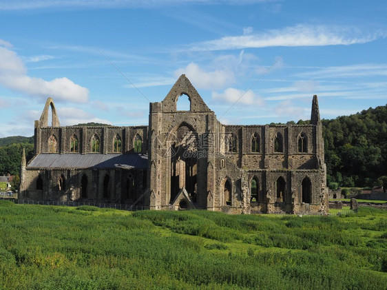 廷顿修道院威尔士的AbatyTyndyrn位于英国廷顿的废墟丁登修道院AbatyTyndyrn图片