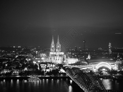 德国哥特式教堂科隆大教堂夜景图片
