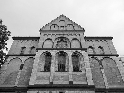 德国科埃恩的圣安德烈亚斯罗马内克巴西里卡黑白科埃恩的圣安德烈亚斯教堂图片