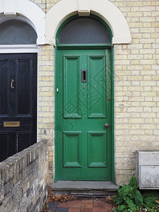 英国住宅的传统入口门图片