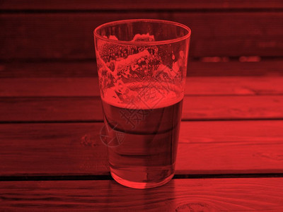 英国啤酒的单铬红品脱英国啤酒的一品脱图片