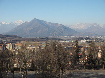 意大利里沃的格拉亚阿尔卑斯山的穆尼里沃利的穆斯尼山图片