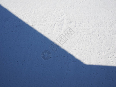 白色雪的阴影背景的阴影图片