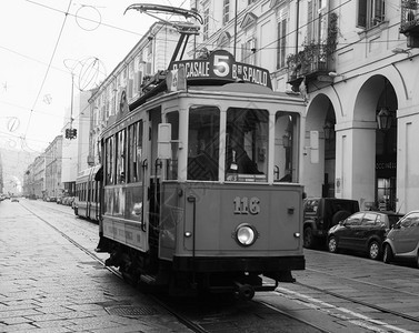 2018年月0日在Trolley节用黑色和白制作的16辆Ventage16tram19年建造于9年在Trolley节用黑色和白制图片