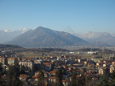 意大利里沃的格拉亚阿尔卑斯山的穆尼里沃利的穆斯尼山图片