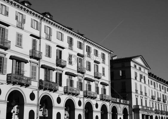 意大利都灵的VittorioEmanuueleII广场黑白意大利都灵的VittorioII广场都灵的Vittorio广场图片