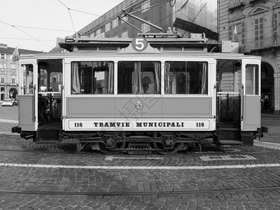2018年月0日在Trolley节用黑色和白制作的16辆Ventage16tram19年建造于9年在Trolley节用黑色和白制图片