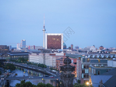 夜间柏林市空中观察夜间柏林空中观察图片