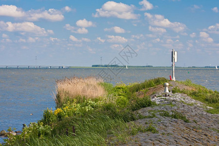 荷兰乌尔克码头的海景图片