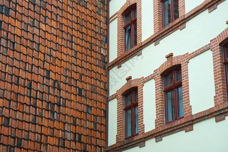 德国奎林堡带有瓷砖的垂直墙壁图片