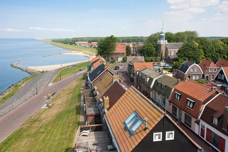 从灯塔看到的一个荷兰渔村空中观察图片