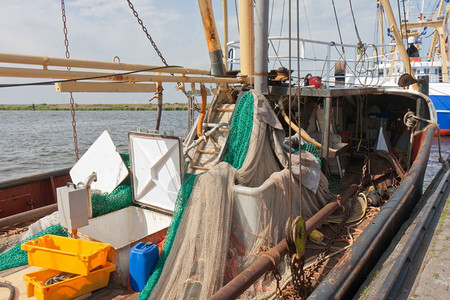 荷兰在乌克尔港的渔船图片