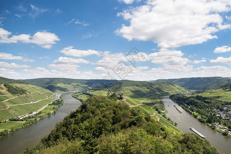 德国美丽的莫泽尔河空中景象图片