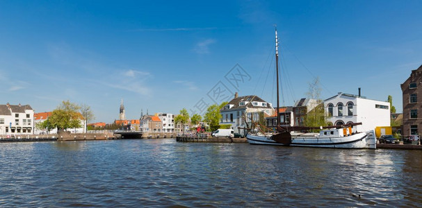 荷兰古老历史城市Delft的城市景观图片