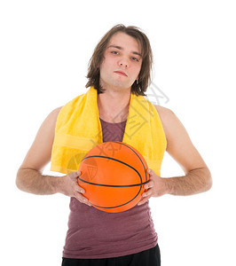 男子在运动中穿带篮球的在白色背景上与世隔绝图片