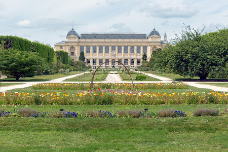 法国巴黎自然历史博物馆的JardindesPlants市公园图片
