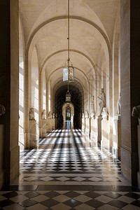 法国巴黎附近的凡尔赛宫大理石走廊阳光明媚大理石走廊法国巴黎附近的凡尔赛宫图片