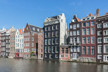 阿姆斯特丹市风景运河沿线有历史房屋图片