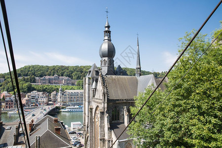 从有线汽车到城堡顶部看比利时Dinaant图片