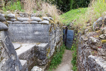 法国凡尔登附近第一次世界大战场buttedevauqouis的战壕图片素材