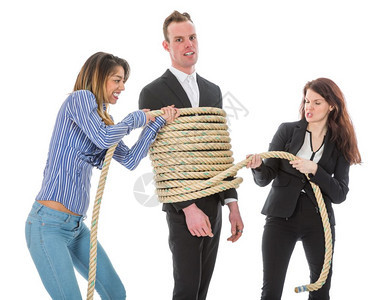 两名愤怒的女人用绳子捆绑一名商人图片