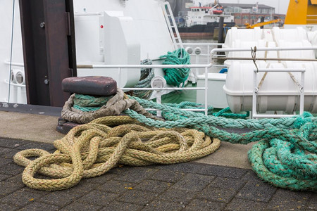 德国北海城市库克文码头的航运绳德国港库克海文码头的航运绳图片