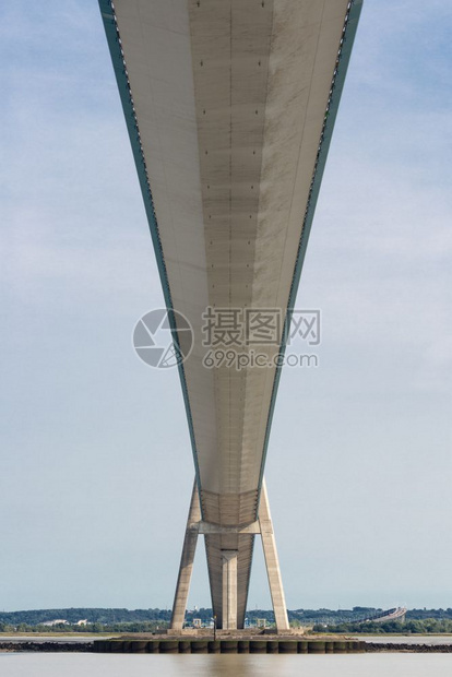 法国塞纳河欧洲最长的绳桥诺曼底河法国塞纳图片