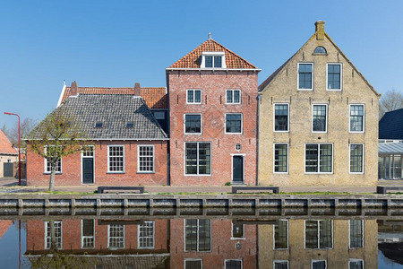 在Friesland的老荷兰村庄Makkum一个老的荷兰村庄Makkum一个古老的荷兰村庄Makkum一个运河古老的荷兰村庄图片