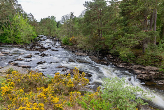 苏格兰高地Killin附近的Dochart瀑布长期接触照片图片