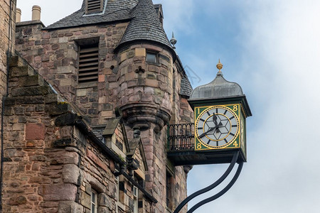 在苏格兰爱丁堡有名的皇家大赛上在苏格兰爱丁堡用钟塔和表在爱丁堡的皇家大赛上用钟表和在苏格兰爱丁堡图片
