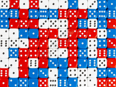 随机订购红色白和蓝骰子的图样背景随机订购红色白和蓝骰子的背景模式图片