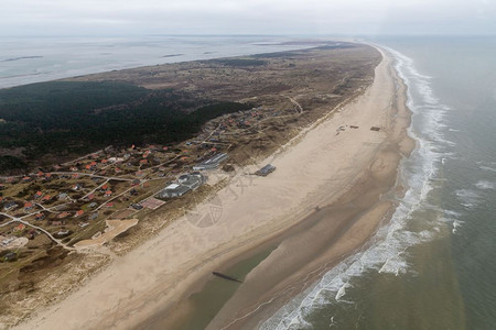空中观视荷兰北海一带滩的Vlieland岛空中观视荷兰岛Vlieland和北海一带滩图片