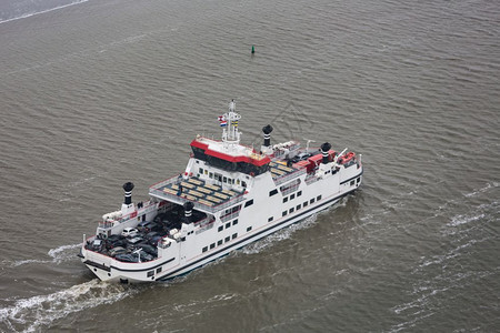 前往英格兰的渡船停靠在法国加莱的无编号港口大门上船或下高清图片免费下载 正版图片 摄图网