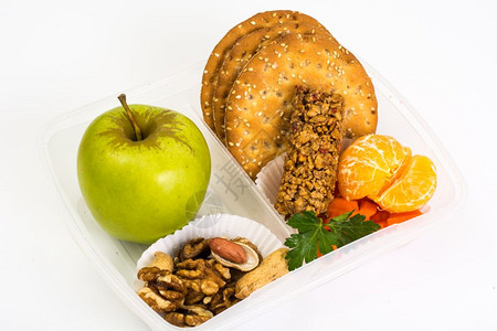 将健康饮食品装在塑料盒中工作室照片图片