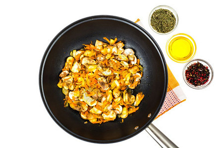 油炸玉米卷饼洋葱和胡萝卜工作室照片油炸玉米饼洋葱和胡萝卜图片