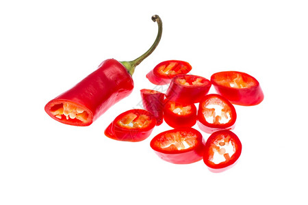 Chili红辣椒罐头白背景隔离在上图片
