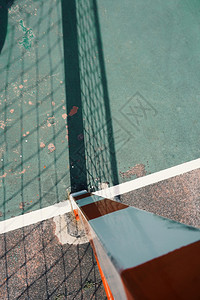 街头田野足球和绳网图片