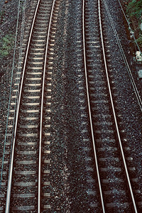 火车站的旧铁轨图片