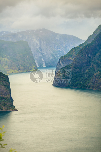 旅游和风景自然观从Stegastein的角度观察图片Aurlandfjord和Sognefjord挪威斯堪的纳维亚图片