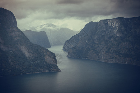 旅游和风景自然观从Stegastein的角度观察图片Aurlandfjord和Sognefjord挪威斯堪的纳维亚图片