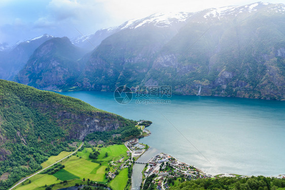 旅游和风景自然观从Stegastein角度看图象奥兰山谷和海湾的景象挪威斯堪的纳维亚图片