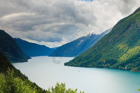 挪威斯堪的纳维亚欧洲山地景观和海湾美丽的自然挪威山地景观和海湾图片