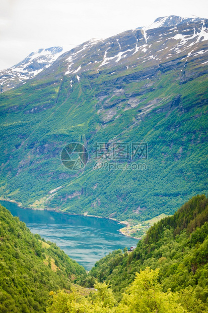 挪威斯堪的纳维亚欧洲山地景观和海湾美丽的自然挪威山地景观和海湾图片