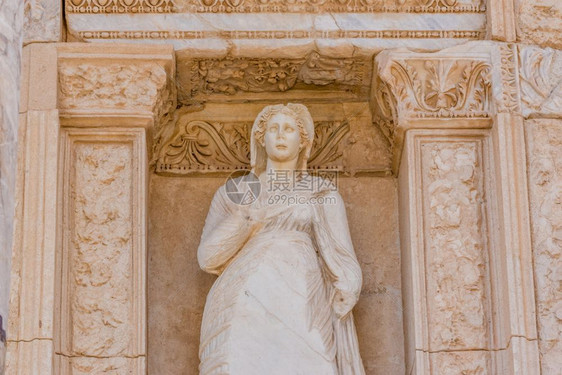 在土耳其伊兹密尔塞库克的埃弗苏斯古老城道德的人格阿雷特神像图片