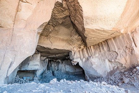 在土耳其Sanliurfa的Harran开采石块的Bazda洞穴内观图片