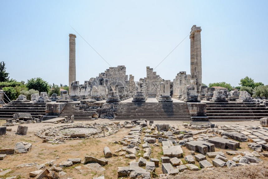 到阿波罗寺位于土耳其艾登省迪姆马土耳其艾登的考古区图片