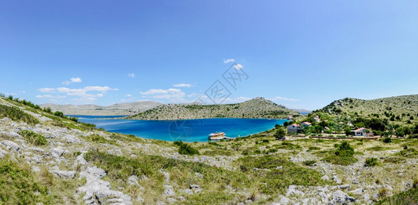 在克罗地亚Sibenik的Kornati公园中科纳提群岛的全景图片