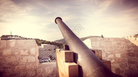 克罗地亚Sibenik地处蓝天空背景的古代Barone堡垒和古老历史大的表面图片
